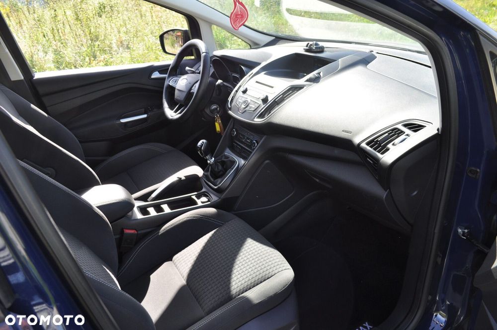 Ford Grand C-MAX - 11