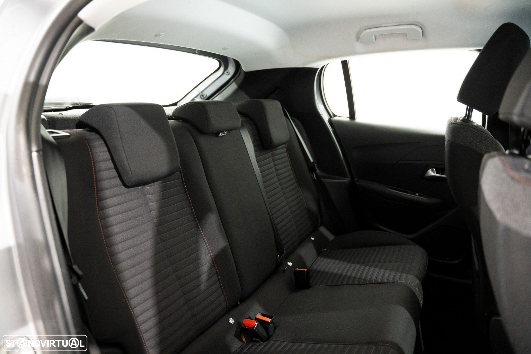 Peugeot 208 1.2 PureTech Active Pack - 11
