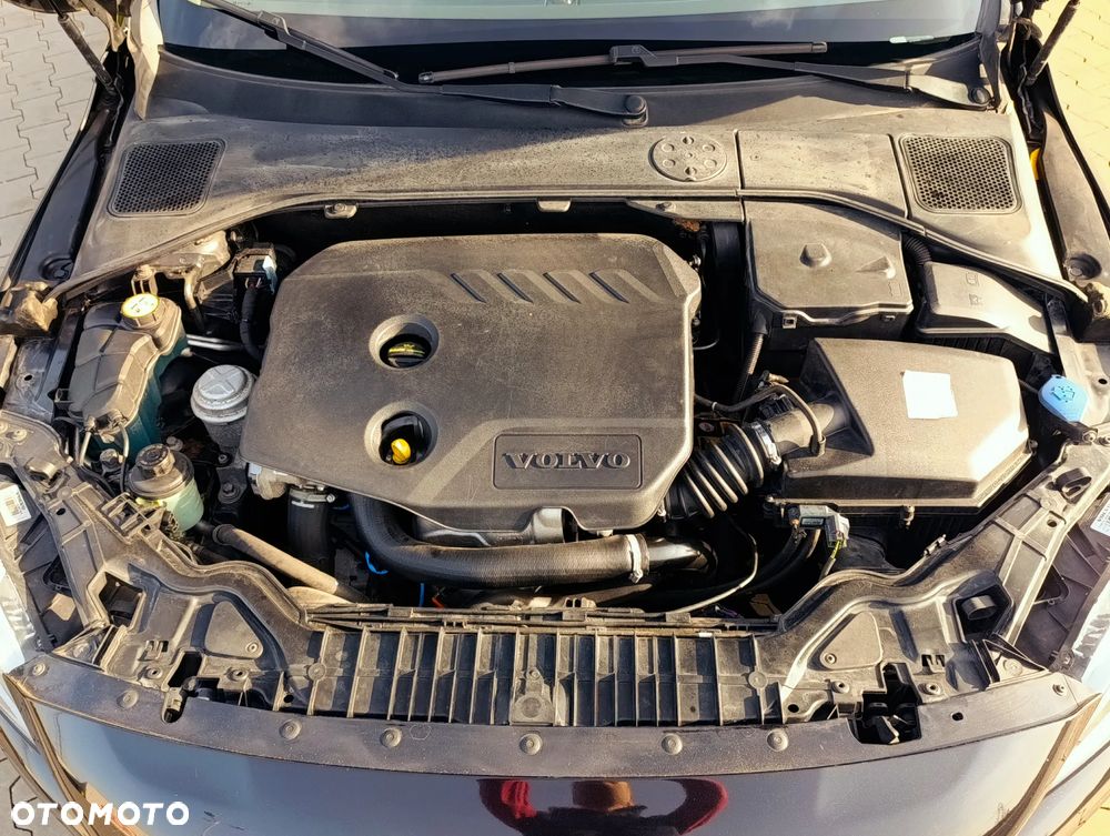 Volvo V60 D2 Momentum - 17