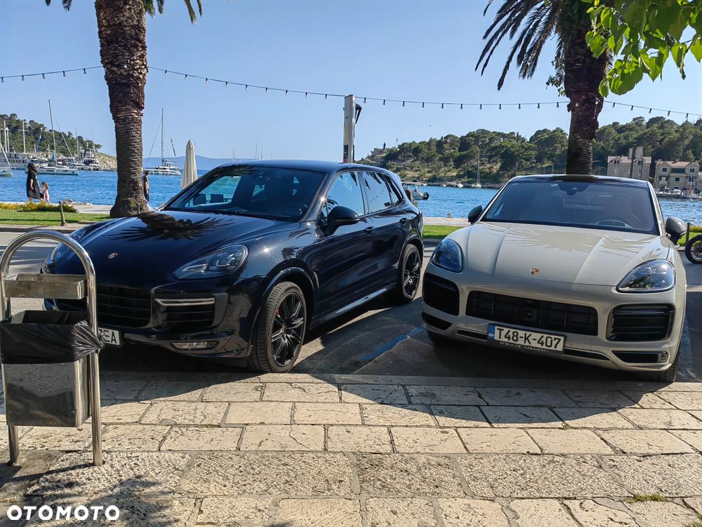 Porsche Cayenne GTS - 16