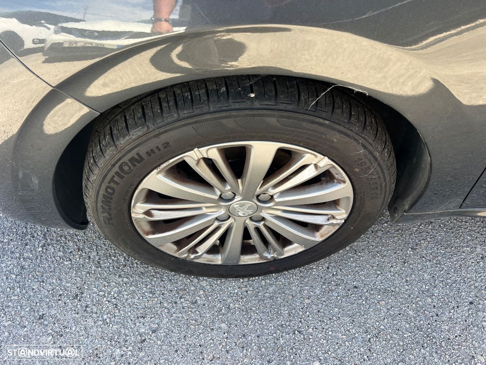 Peugeot 208 1.2 PureTech Style - 20