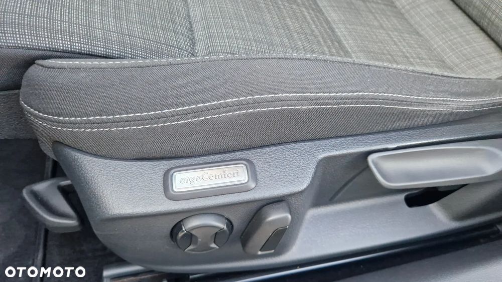 Volkswagen Passat 2.0 TDI SCR Highline DSG - 23