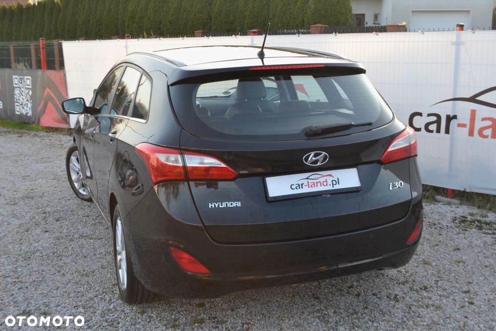 Hyundai i30 blue 1.6 CRDi Classic Navigation - 9