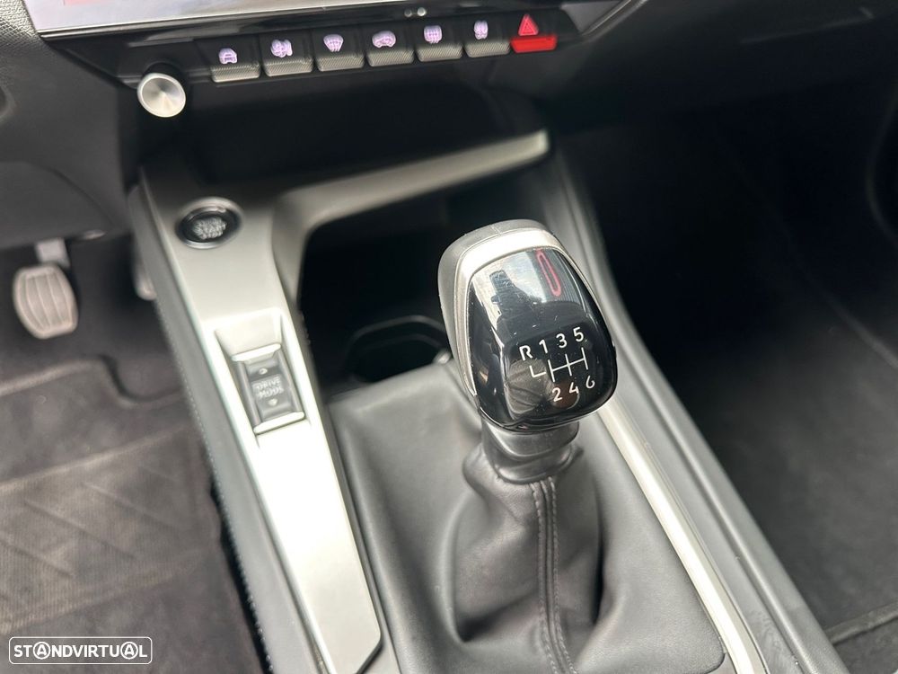 Peugeot 308 1.2 PureTech Allure - 17