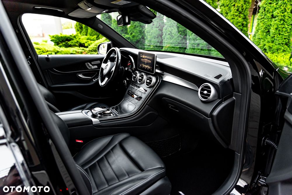 Mercedes-Benz GLC 250 4Matic 9G-TRONIC AMG Line - 26