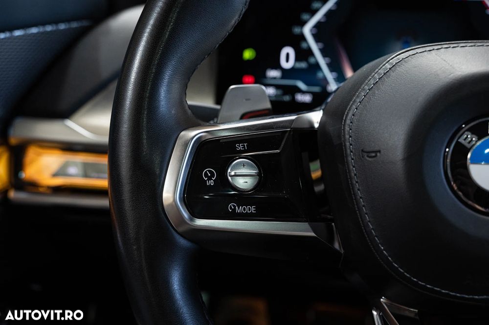 BMW Seria 7 740d xDrive MHEV - 22