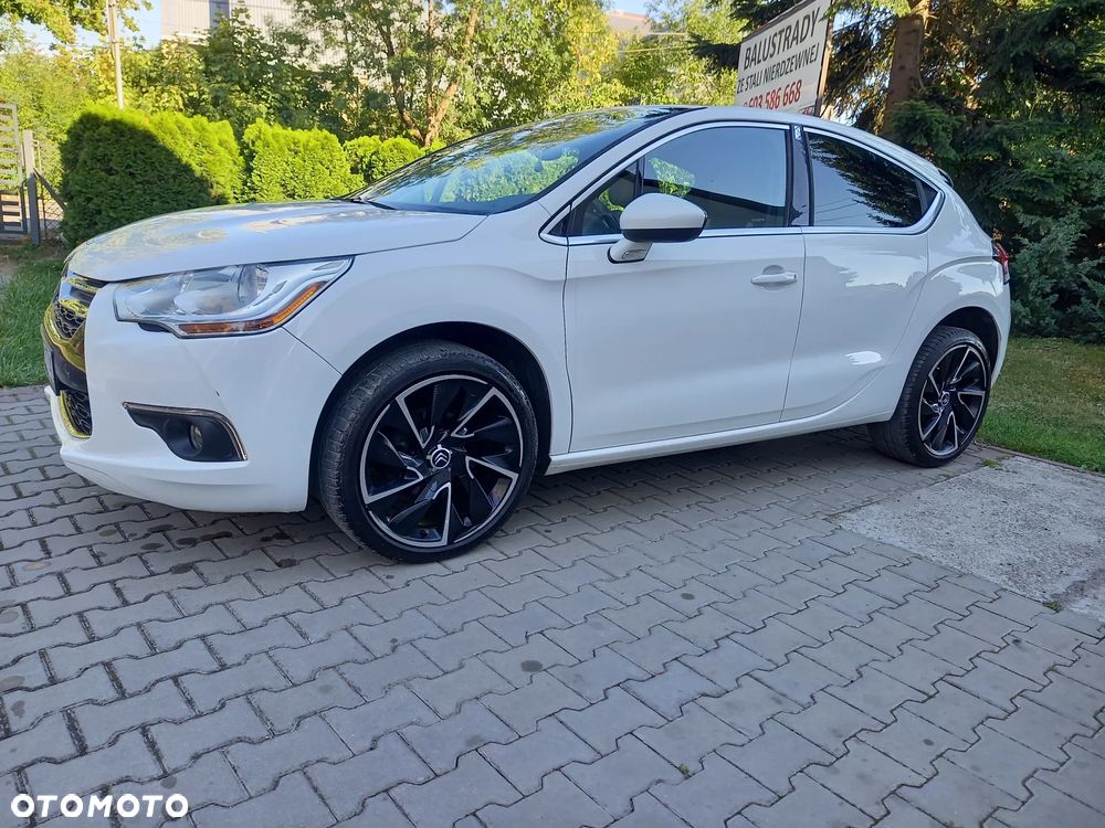 Citroën DS4 HDi 115 SoChic - 1