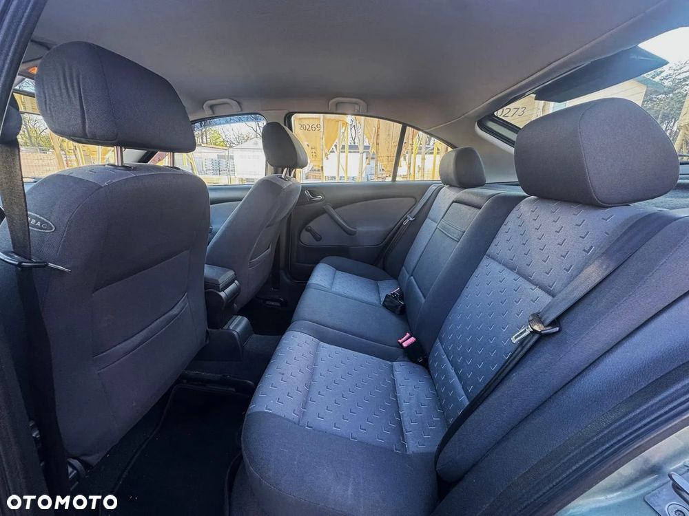 Skoda Octavia 2.0 Ambiente - 14