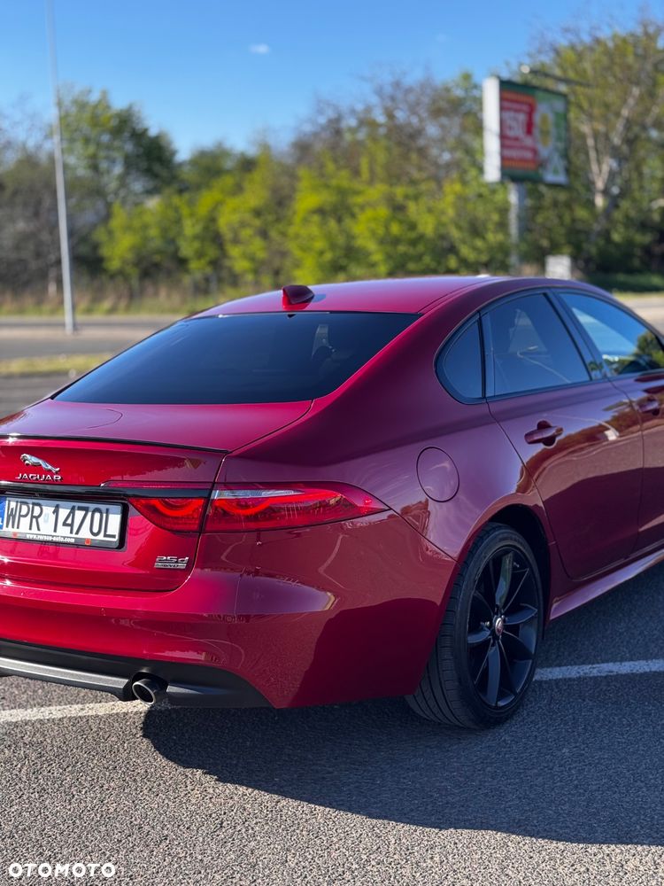 Jaguar XF 2.0 i4D R-Sport - 13