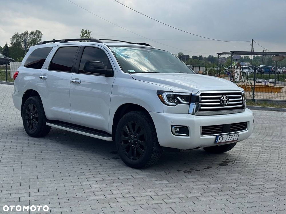 Toyota Sequoia - 1