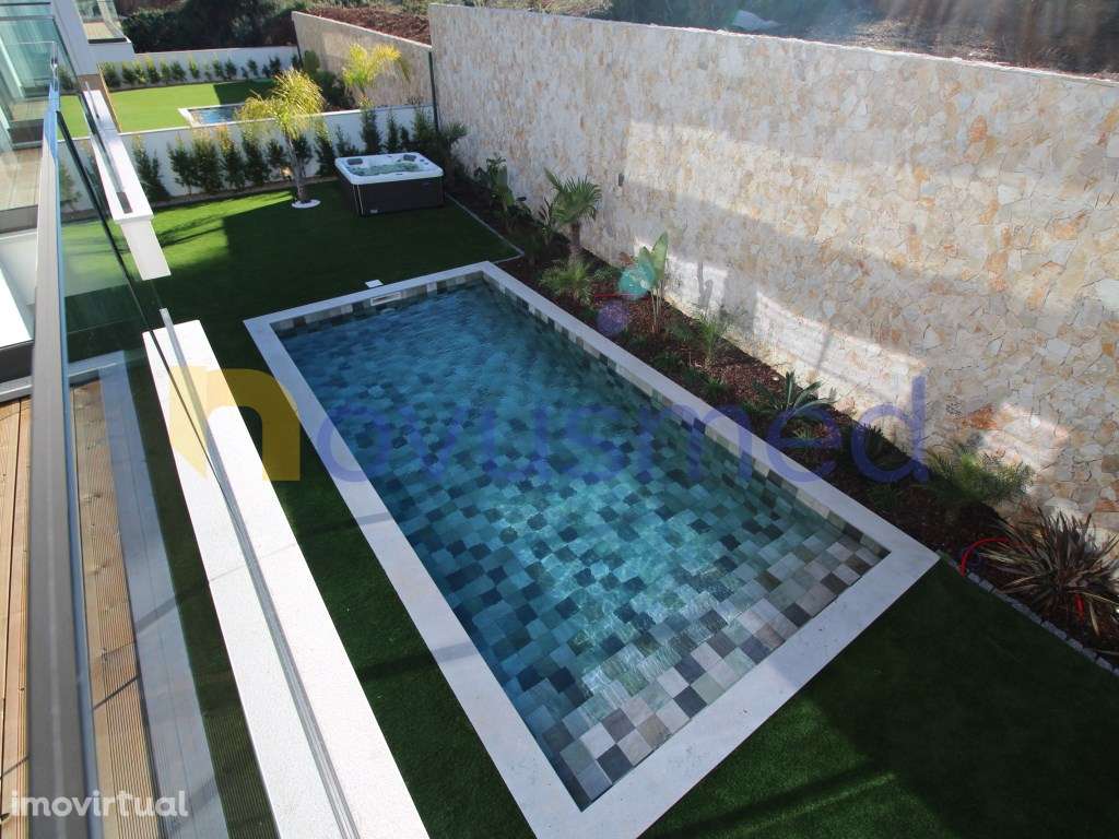 Moradia Contemporânea T4 com piscina na Marina de Albufeira - Grande imagem: 4/53