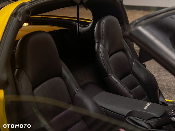 Chevrolet Corvette - 31