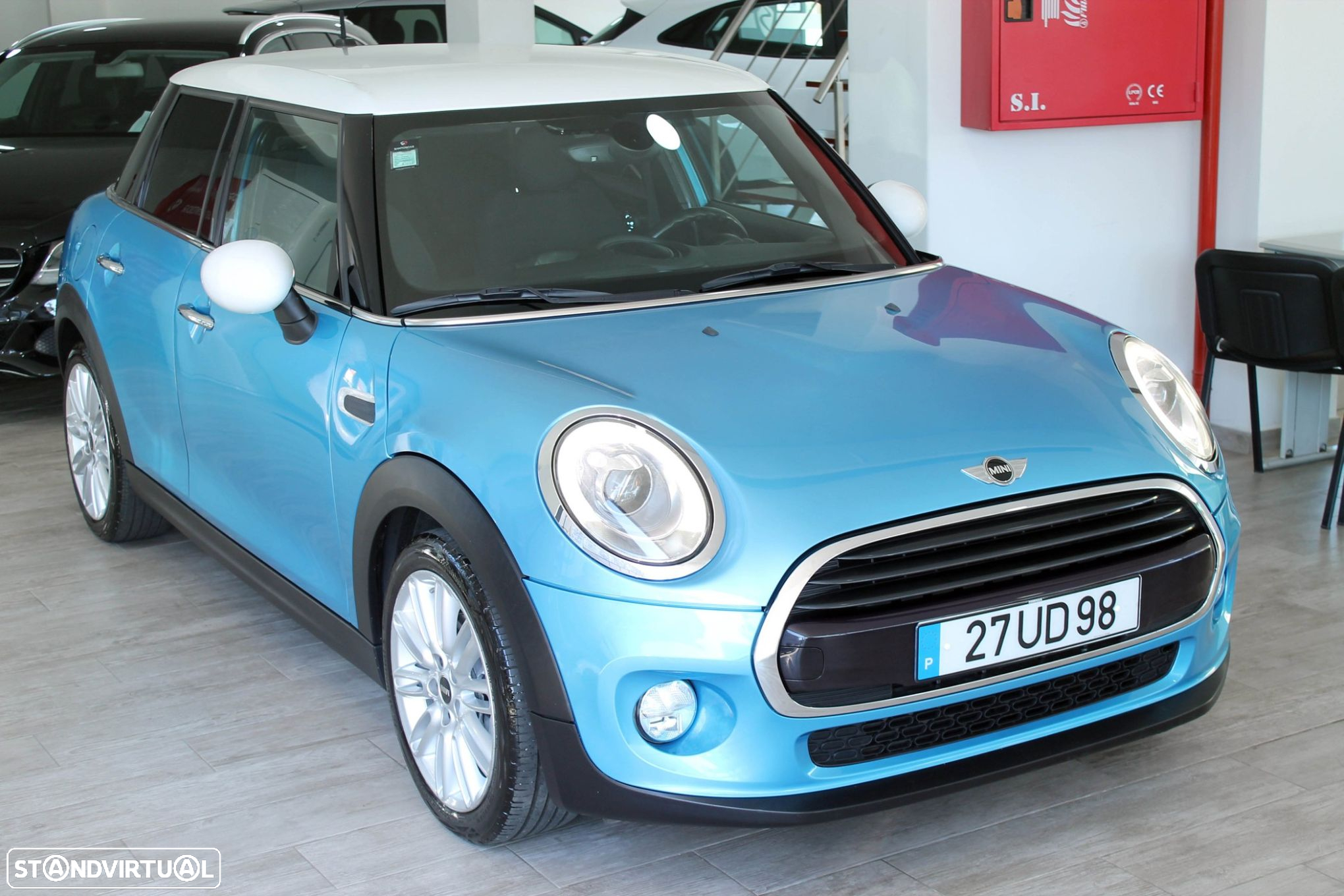MINI 5 Portas Cooper D Auto - 5