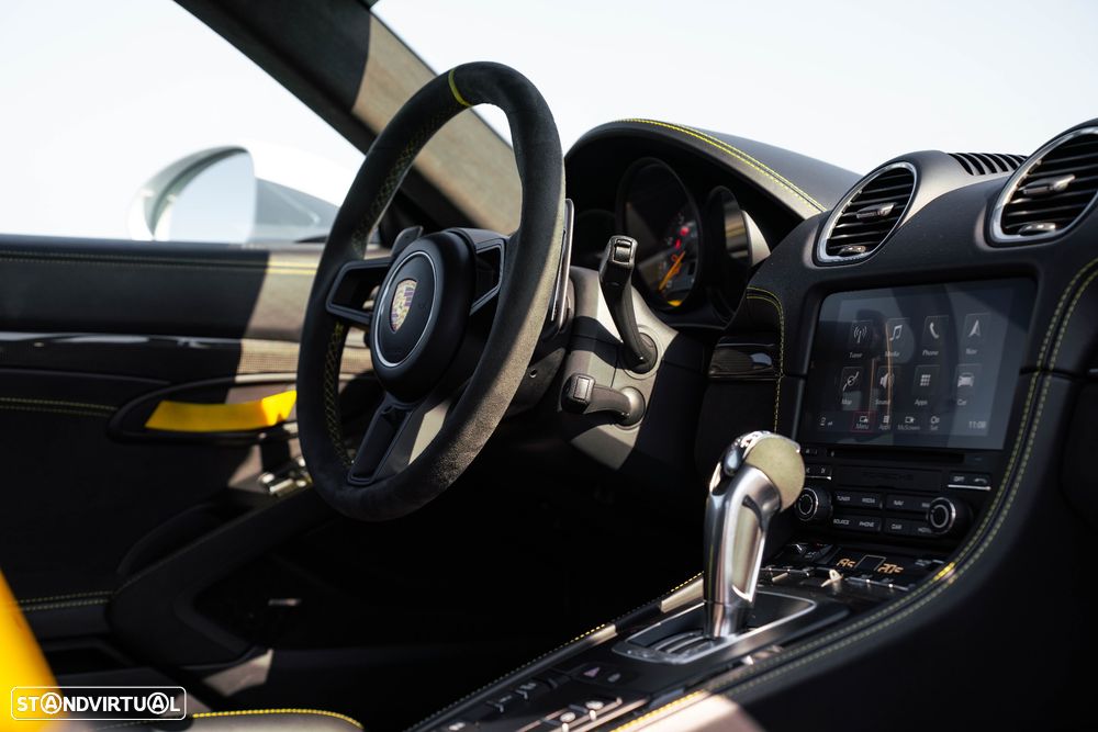 Porsche 718 Cayman GT4 PDK - 34