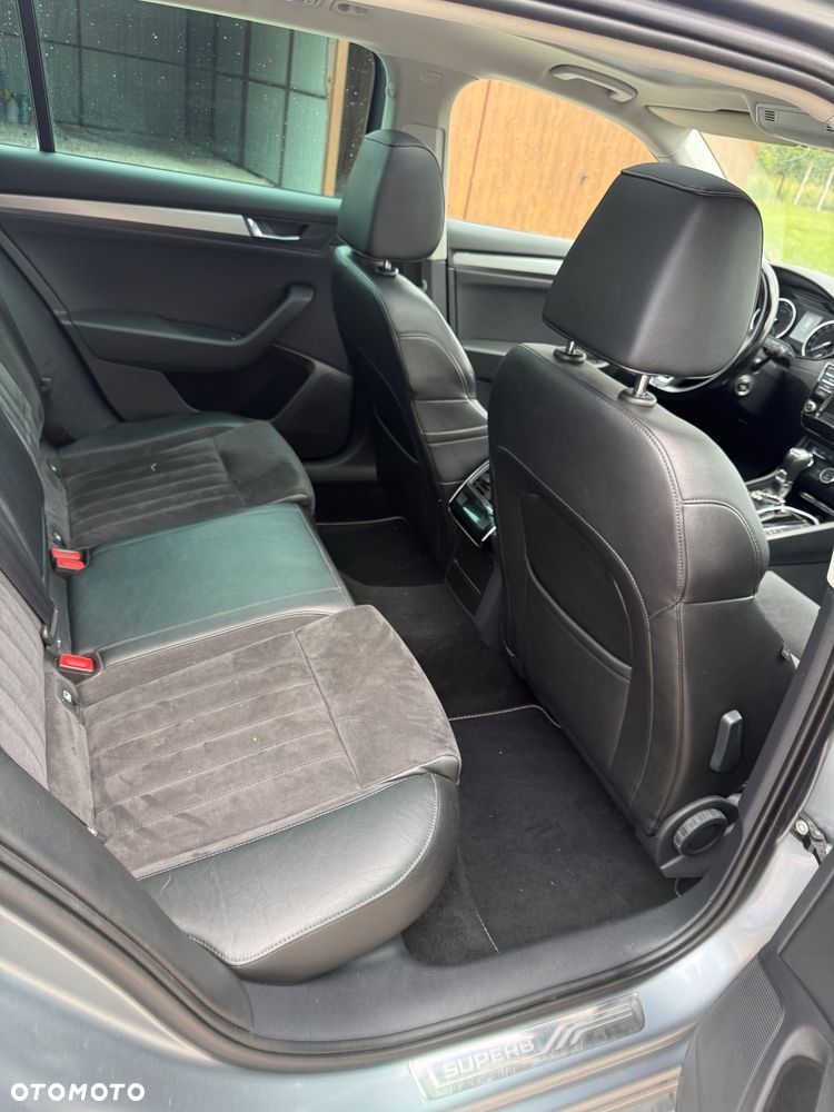 Skoda Superb 2.0 TDI Sportline DSG - 11