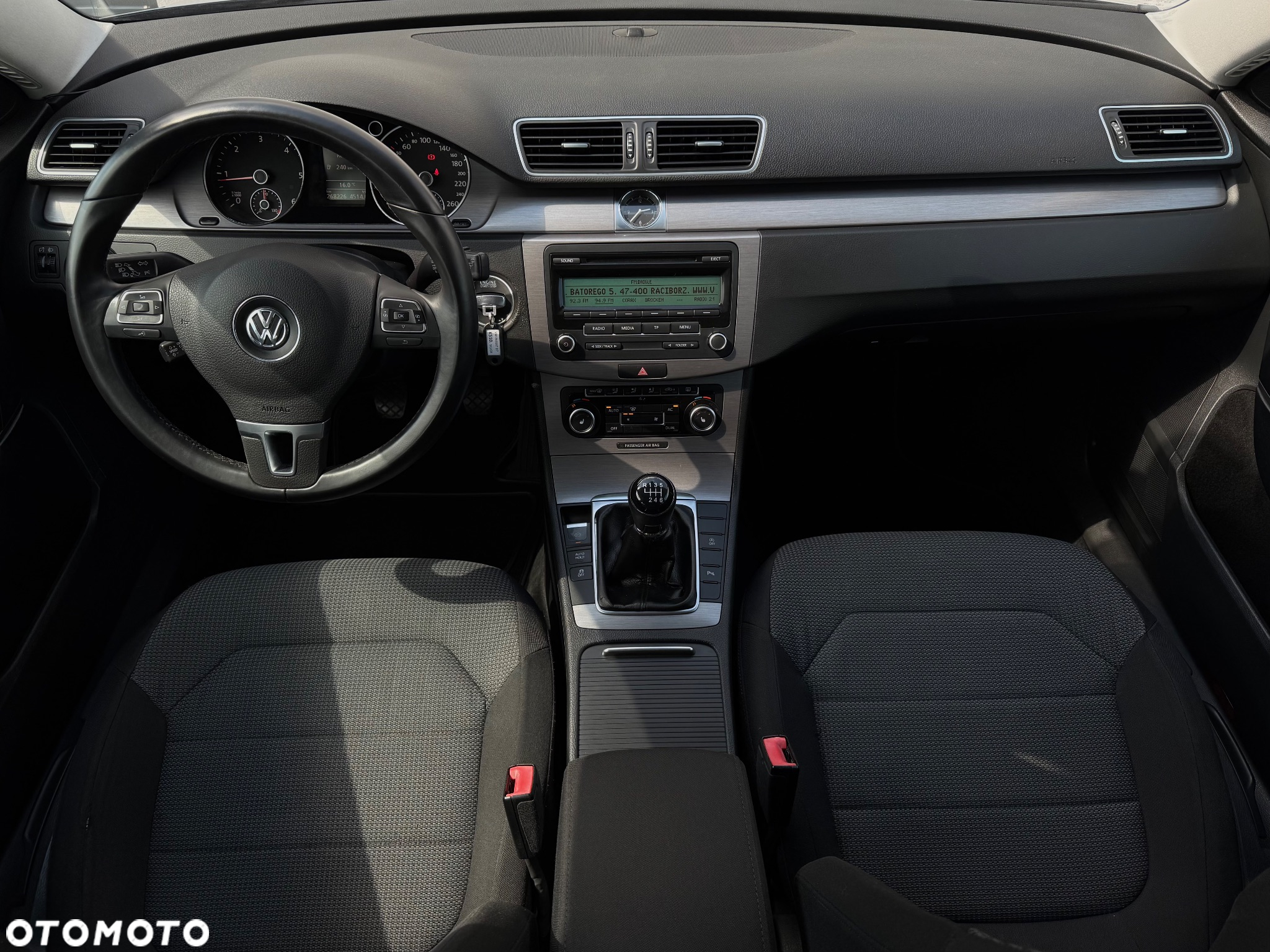 Volkswagen Passat 2.0 TDI Comfortline - 8