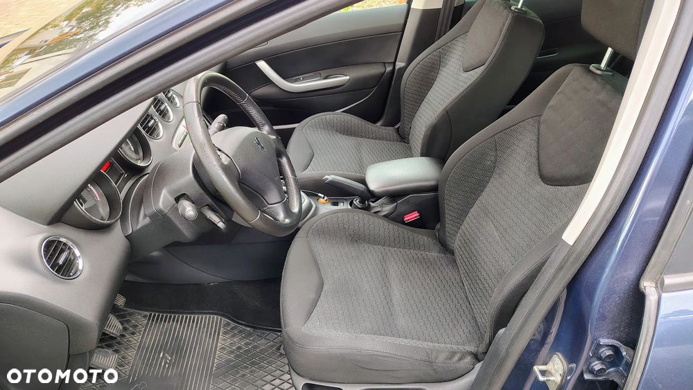 Peugeot 308 120 VTi Family - 12