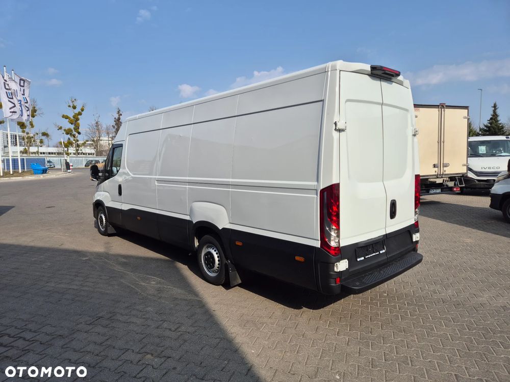 Iveco 35S16V (32671) - 6