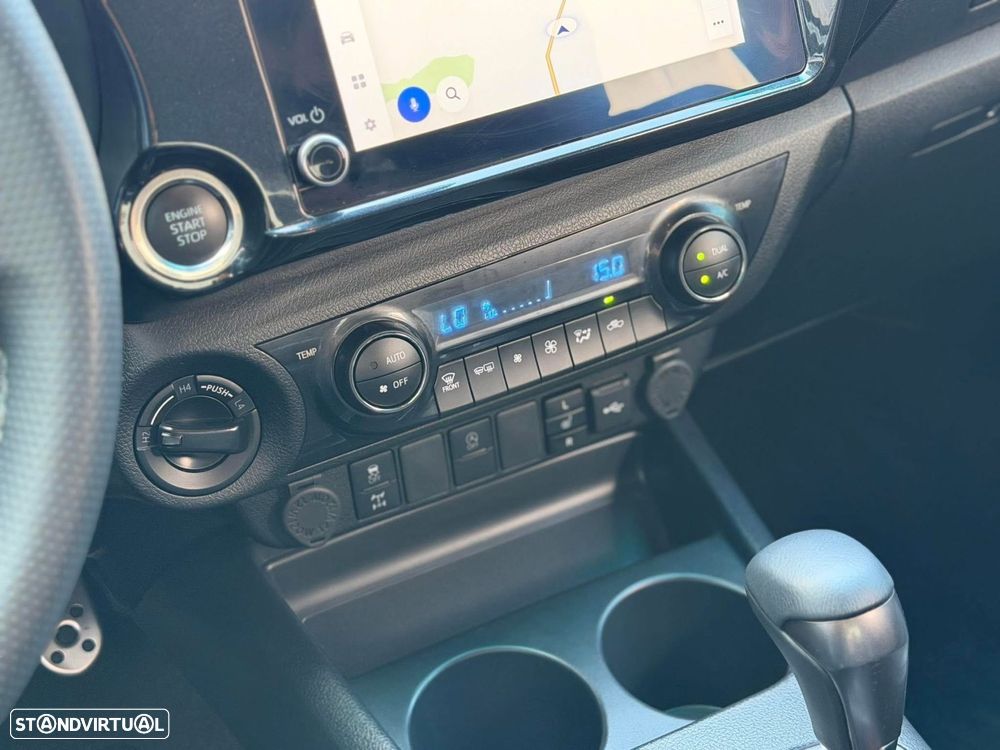 Toyota Hilux 2.8 D-4D 4WD GR Sport II - 18