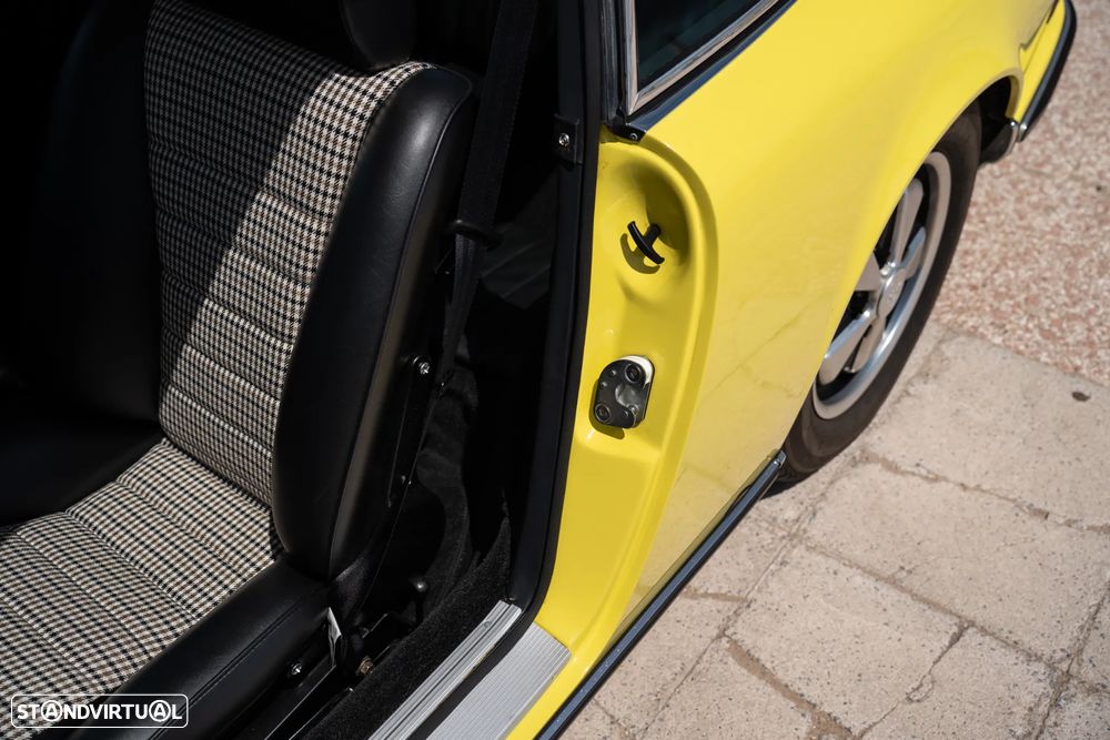 Porsche 911 Série F - 26