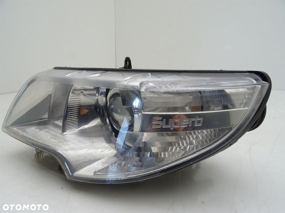 Reflektor lampa lewy lewa przód przednia xenon 3t2941015e skoda superb ii - 2