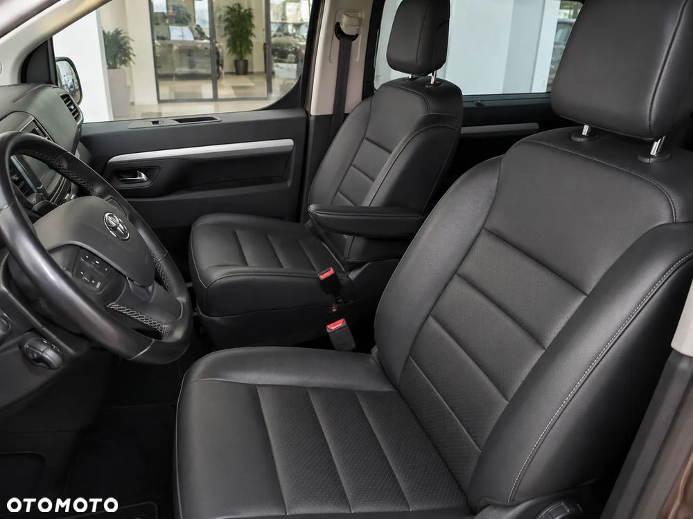 Toyota Proace Verso 2,0-l-D-4D L1 (7-Si.) Autm Executive - 4