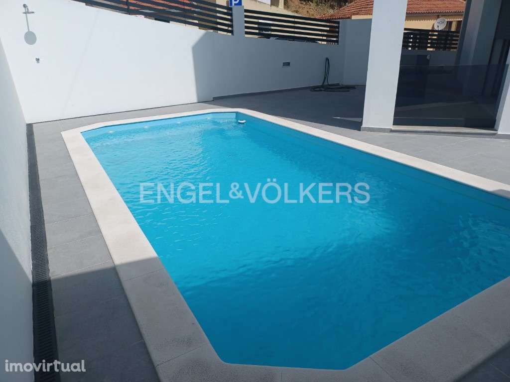 Moradia com Piscina e Terraço em Alverca - Grande imagem: 2/60