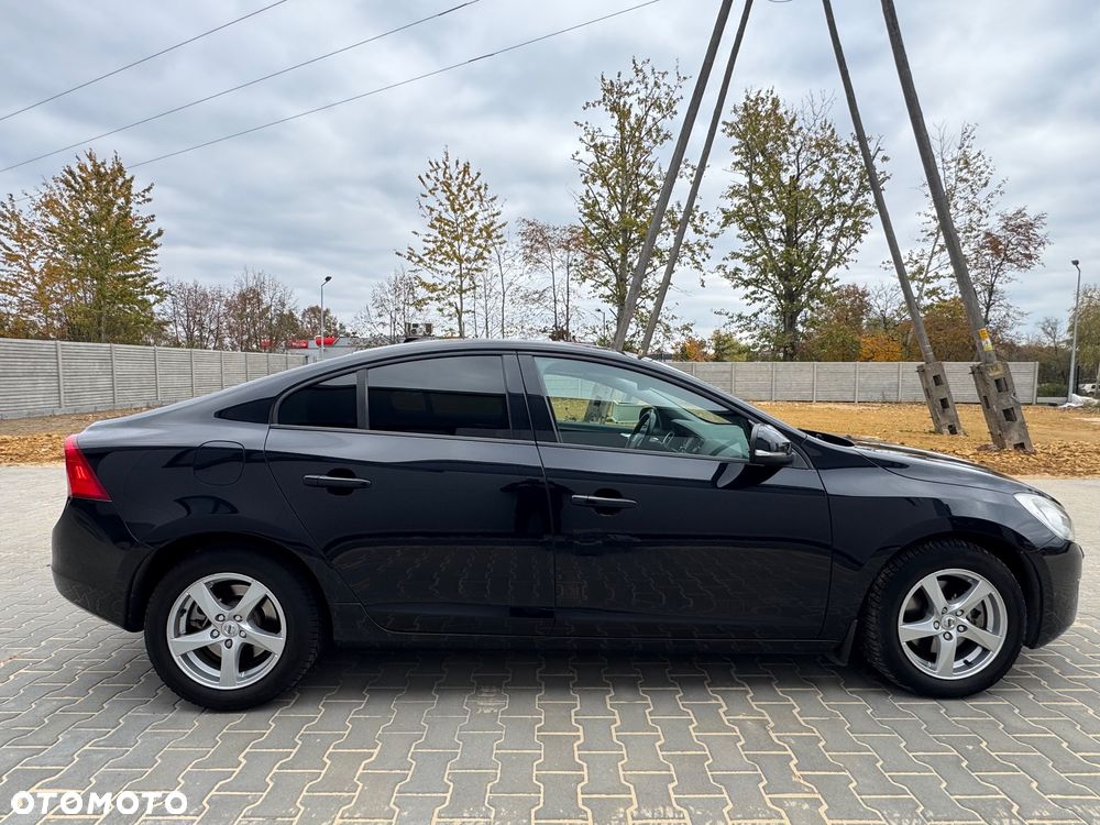 Volvo S60 D2 Momentum - 6