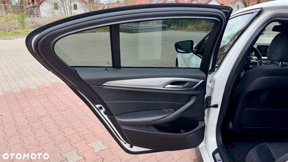 BMW Seria 5 520d xDrive M Sport sport - 16