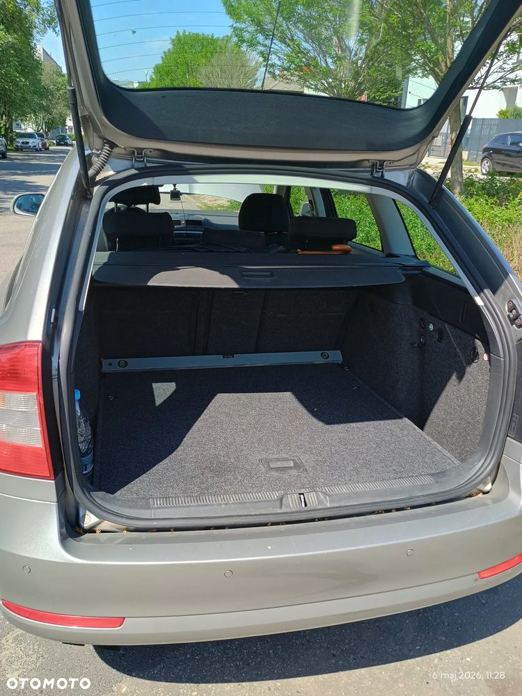 Skoda Octavia 1.8 TSI Ambiente - 9