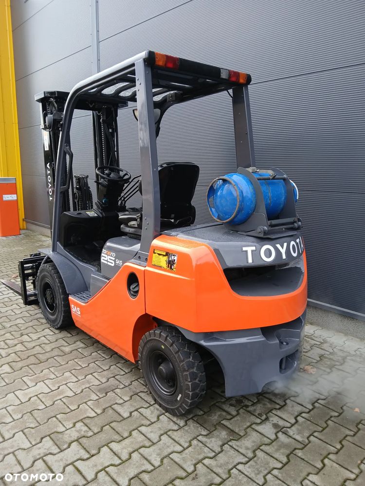 Toyota 02-8FGF25 - 5