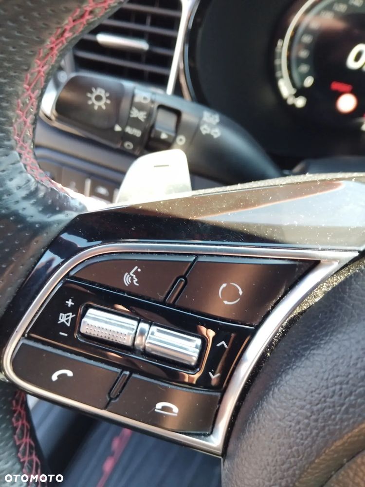 Kia ProCeed 1.6 T-GDI GT DCT - 13