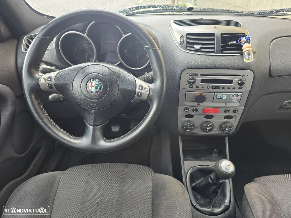Alfa Romeo 147 1.9 JTD Plus - 21