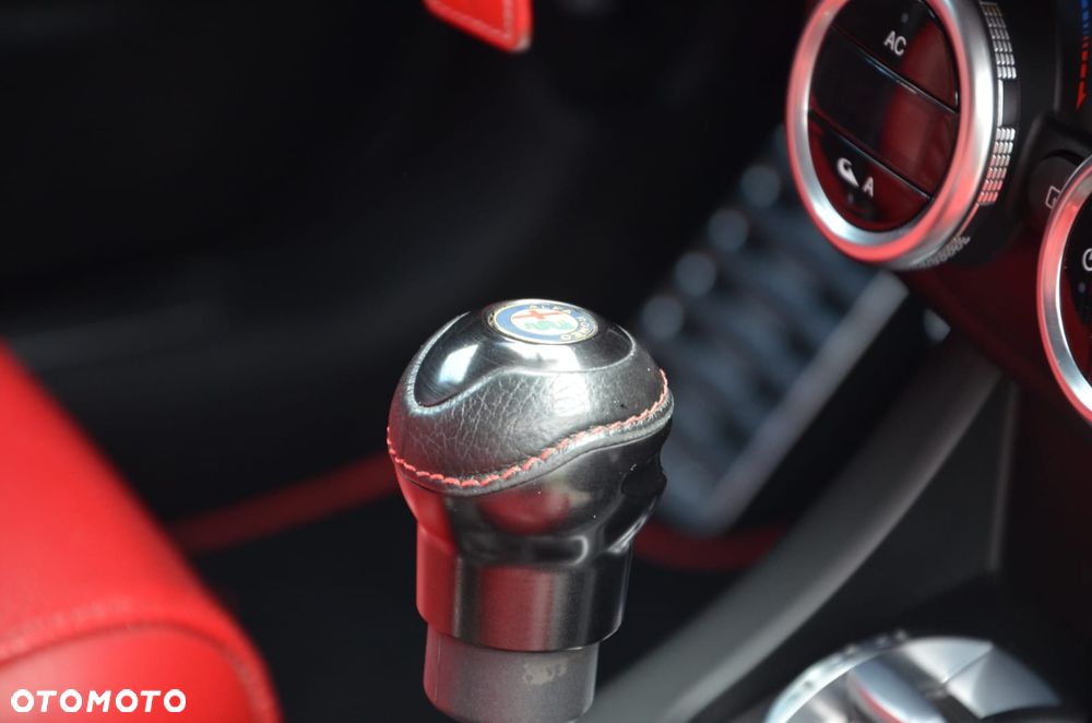 Alfa Romeo Giulietta 2.0 JTDM Distinctive - 10