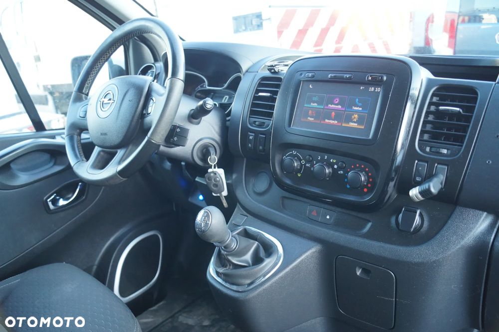 Opel Vivaro - 24