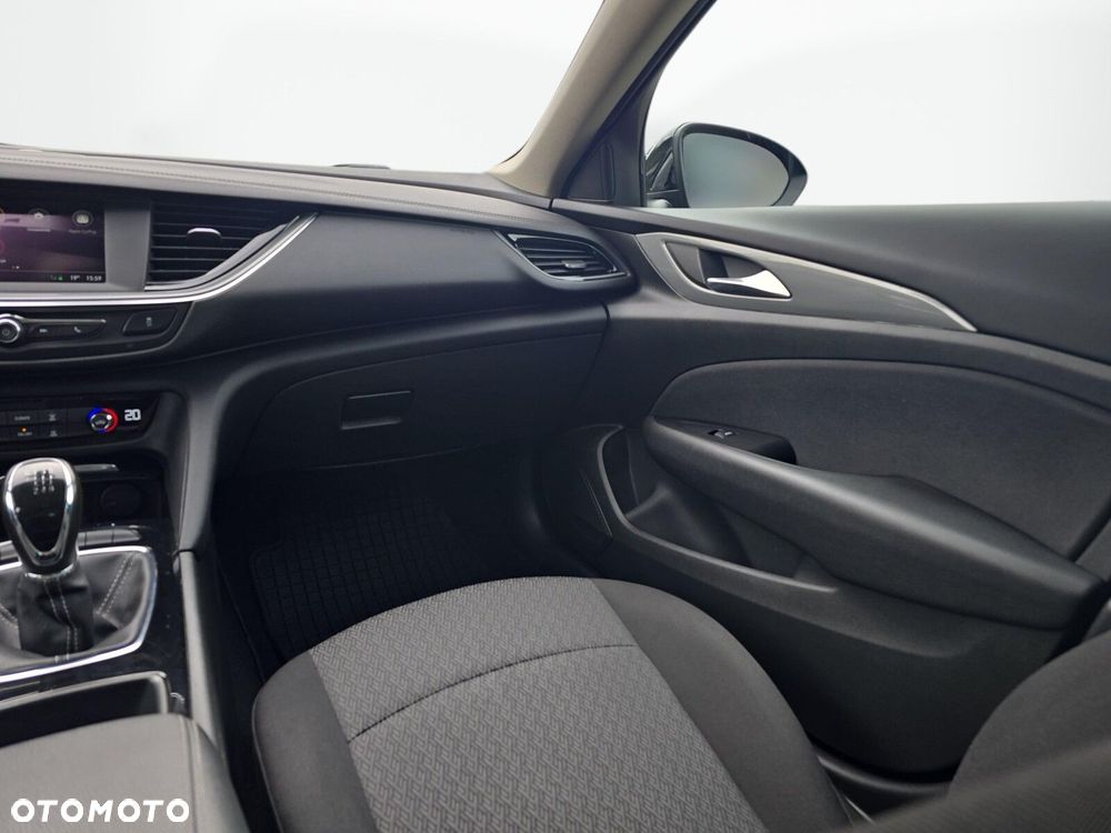 Opel Insignia - 24