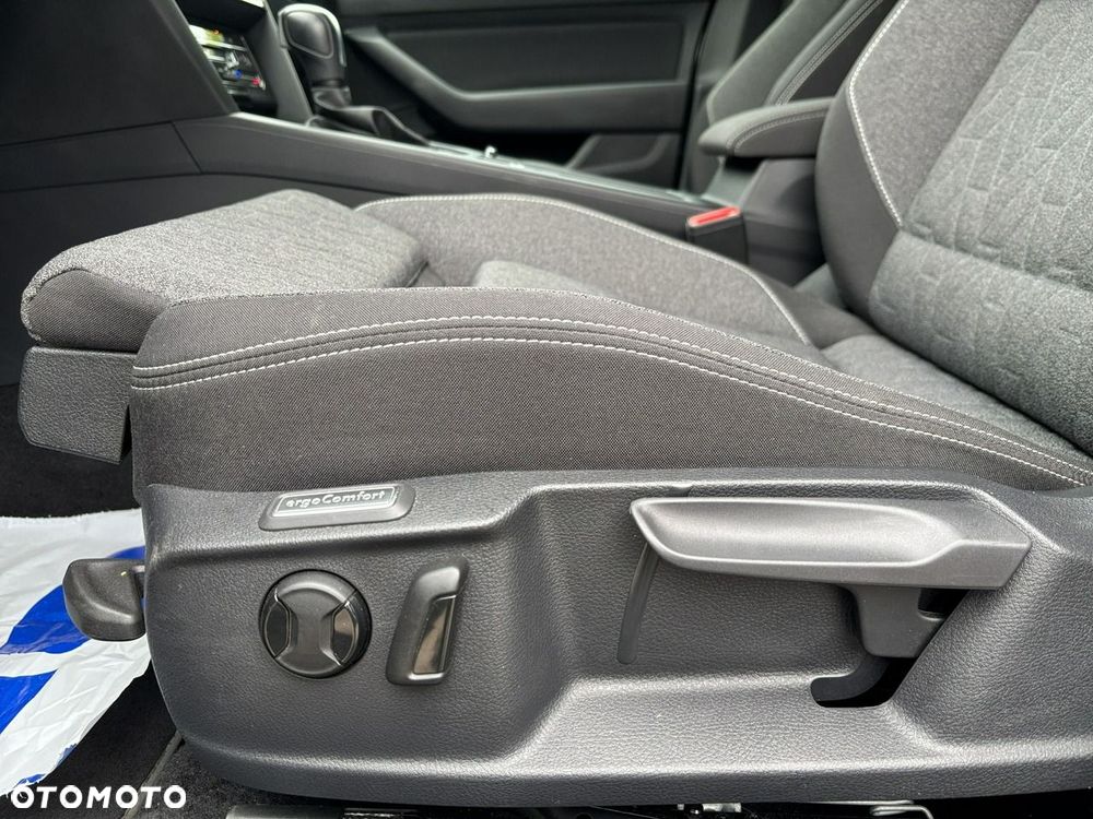 Volkswagen Passat - 13