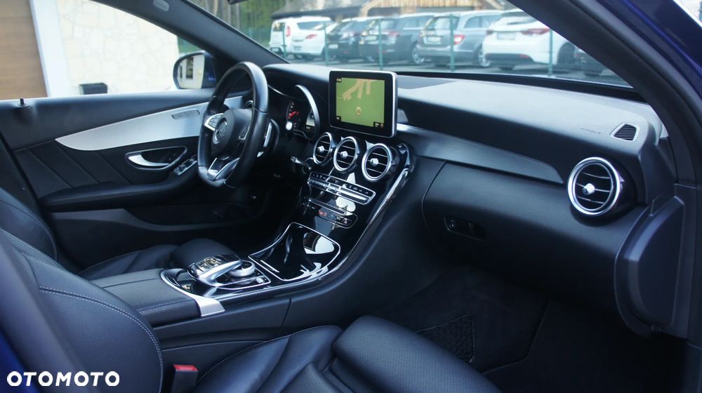 Mercedes-Benz Klasa C 200 9G-TRONIC AMG Line - 38