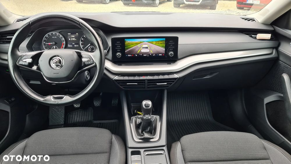 Skoda Octavia 2021 photo 2