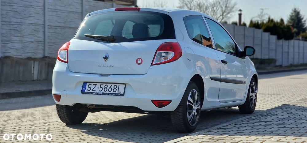 Renault Clio 1.2 16V 75 Expression - 6