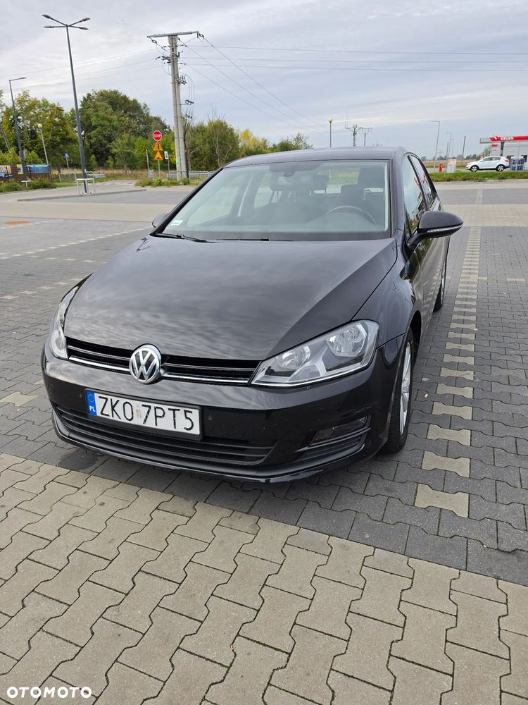Volkswagen Golf - 1