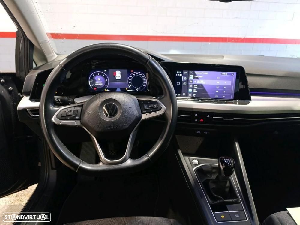 VW Golf 2.0 TDI Conceptline - 3
