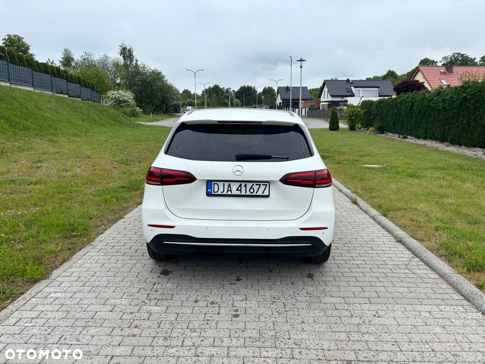 Mercedes-Benz Klasa B 200 d AMG Line 8G-DCT - 24