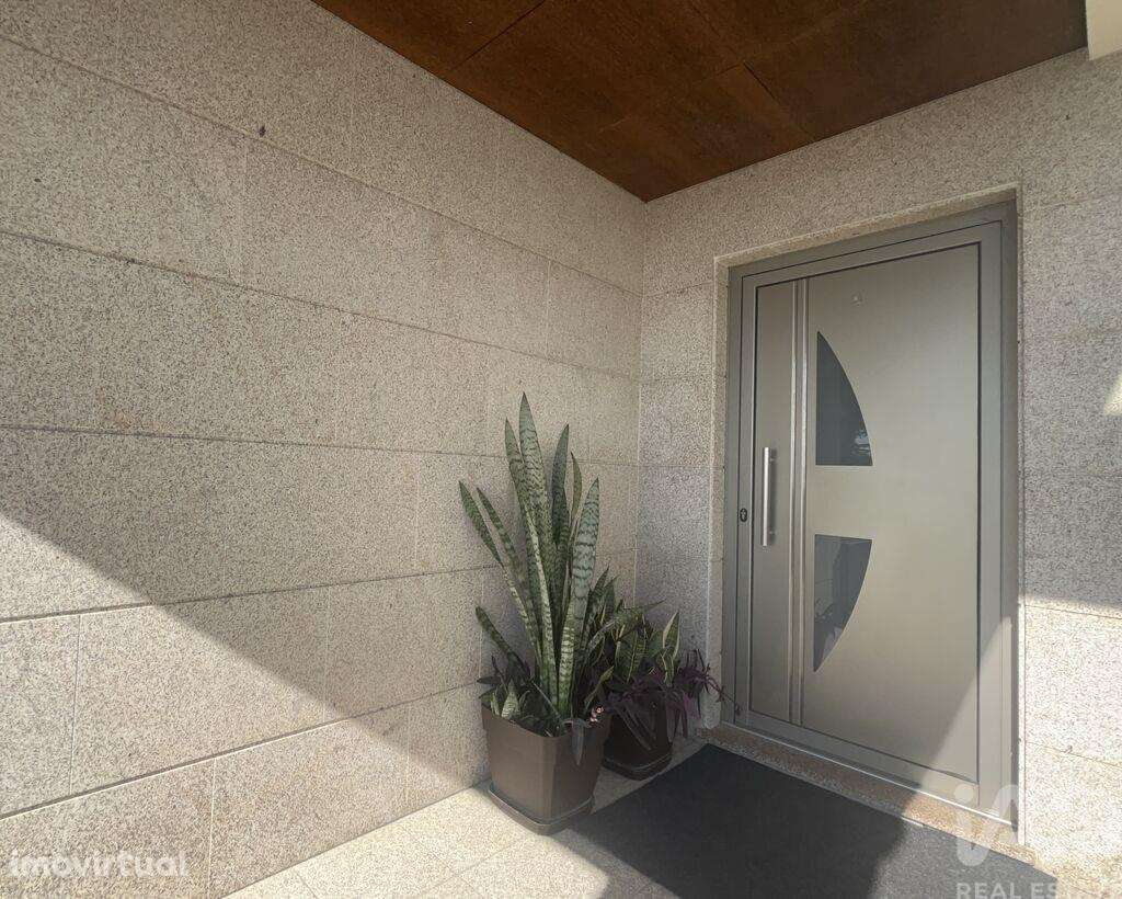 Casa T4 em Esposende, Marinhas e Gandra de 207,00 m2 - Grande imagem: 2/23