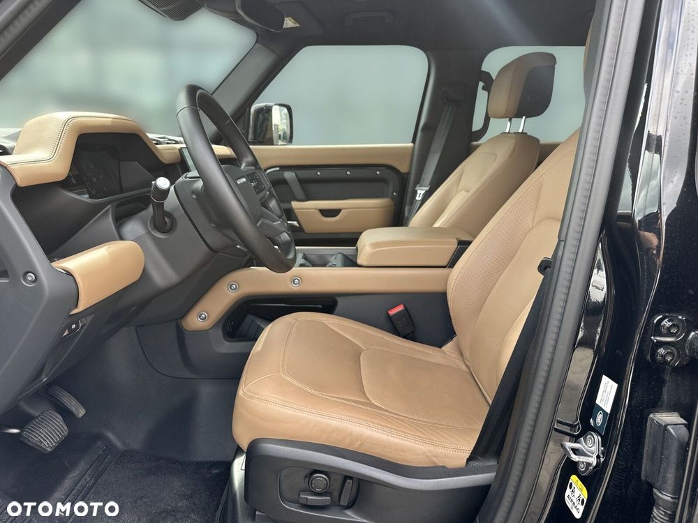 Land Rover Defender - 11
