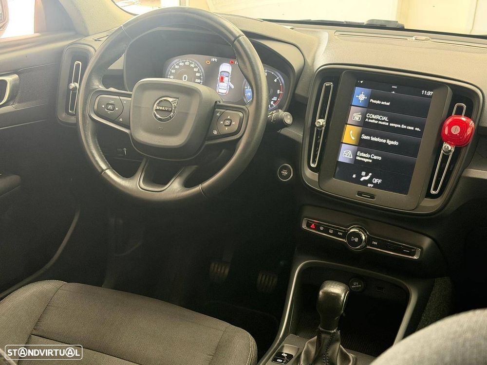 Volvo XC 40 2.0 D3 - 17