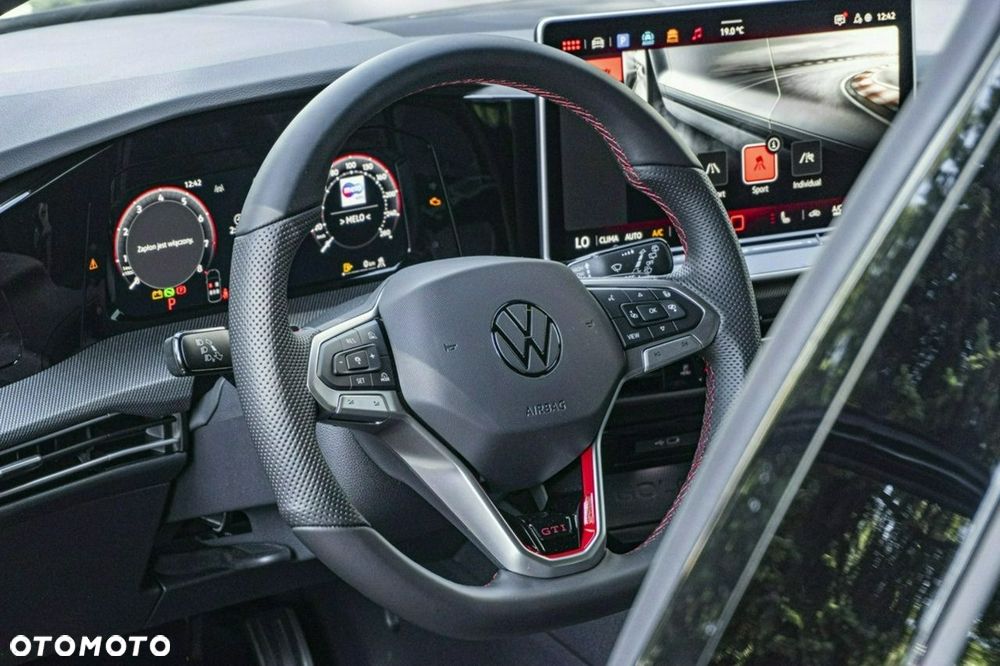 Volkswagen Golf - 22
