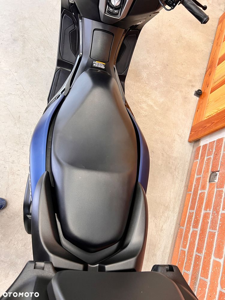 Yamaha NMAX - 17