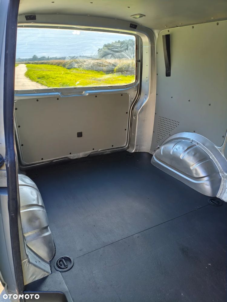 Volkswagen Transporter - 16