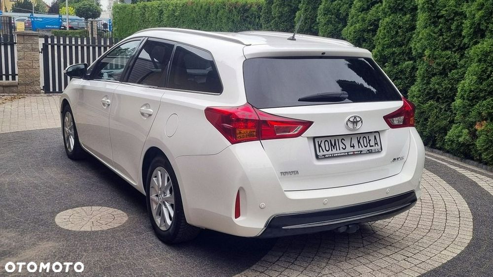 Toyota Auris - 4